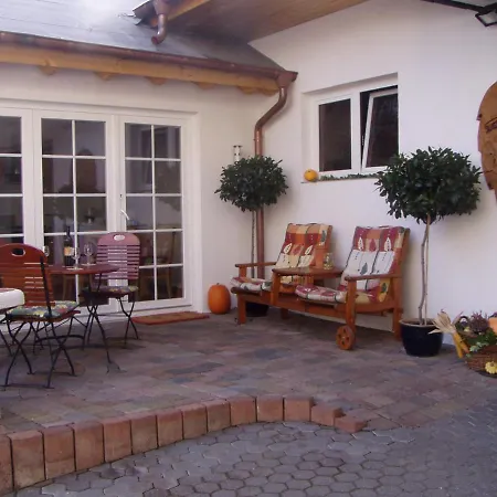 Гостевой дом Wein Und Gaestehaus Huels