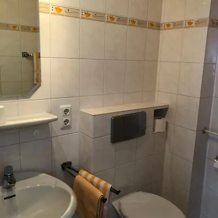 Wein Und Gaestehaus Huels Гостевой дом