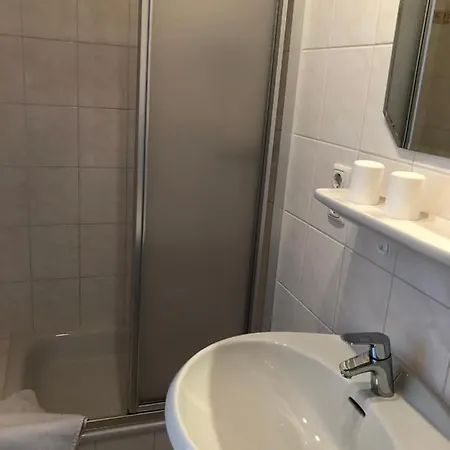 Wein Und Gaestehaus Huels Гостевой дом 3*