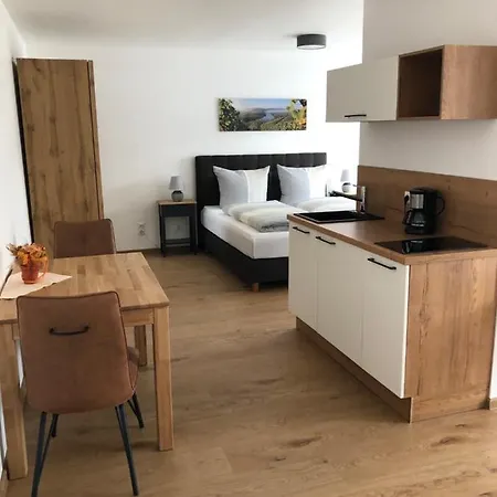 Wein Und Gaestehaus Huels Guest house
