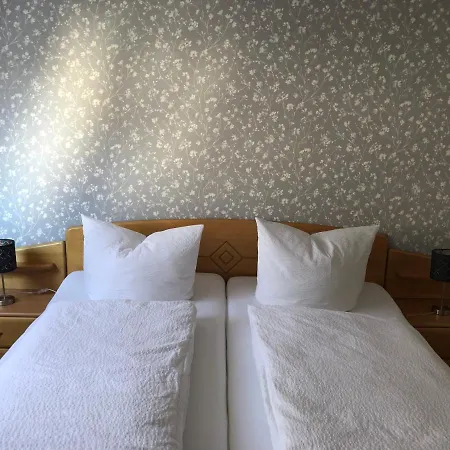 Wein Und Gaestehaus Huels