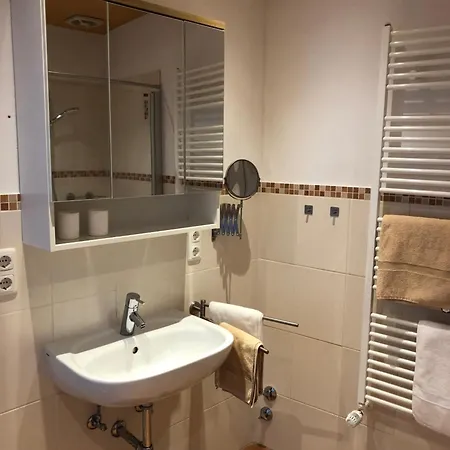 Wein Und Gaestehaus Huels 3*